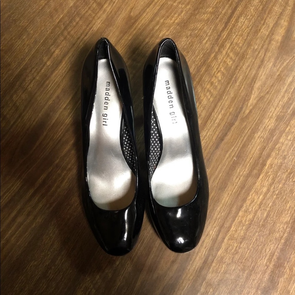 Heels - Picture 2 of 2